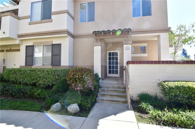Building Photo - 2354 Sunningdale Dr