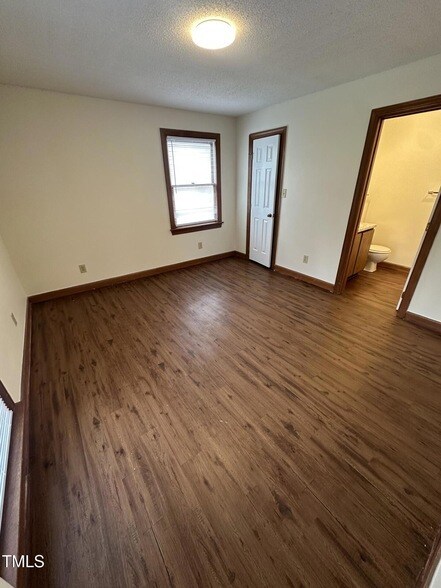 Building Photo - 3605 Helix Ct