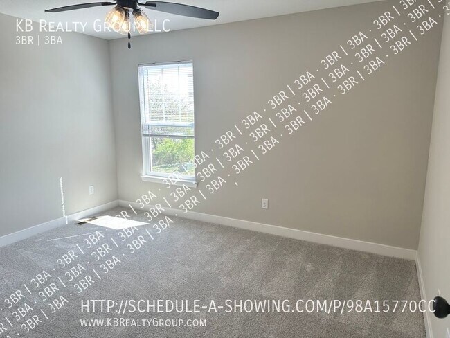 Building Photo - Brand New 3 Bed Duplex in Downtown Blue Sp...