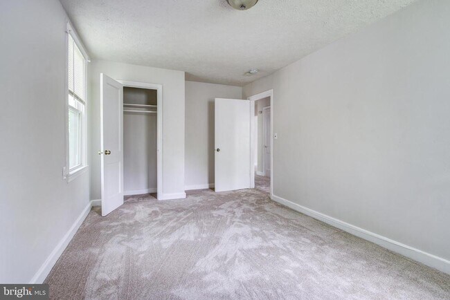 Building Photo - 6120 41st Ave