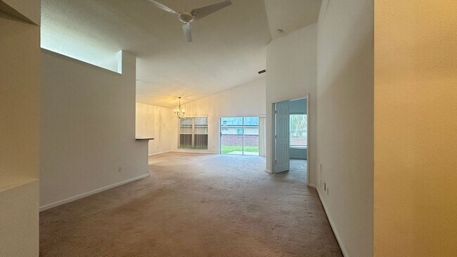 Building Photo - 1709 Pine Bay Dr