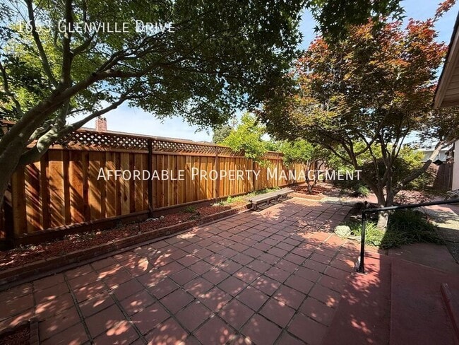 Building Photo - 1653 Glenville Dr