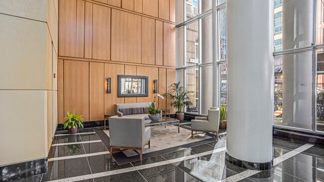 Building Photo - 345 N La Salle Dr