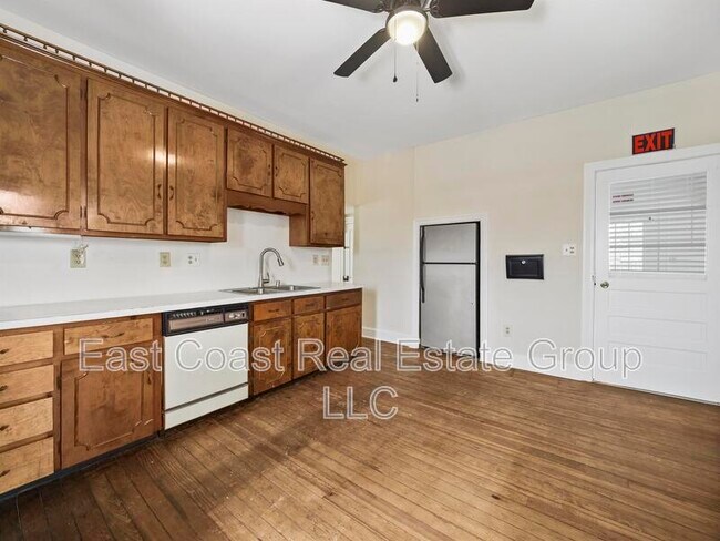 Building Photo - 1001 Pope Ave