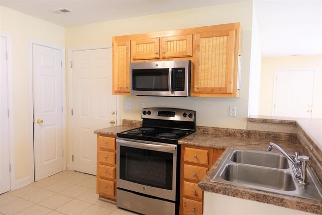 Building Photo - 129 River Oaks Cir