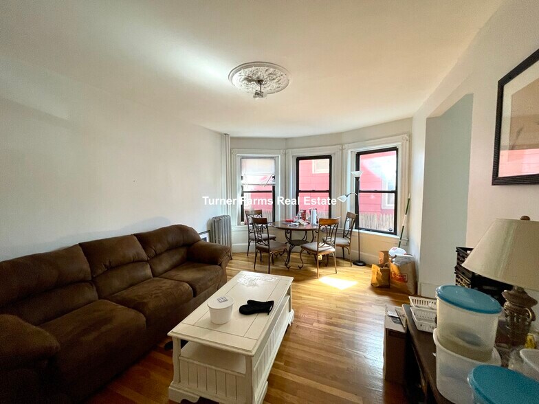 Building Photo - 40 Cedar St