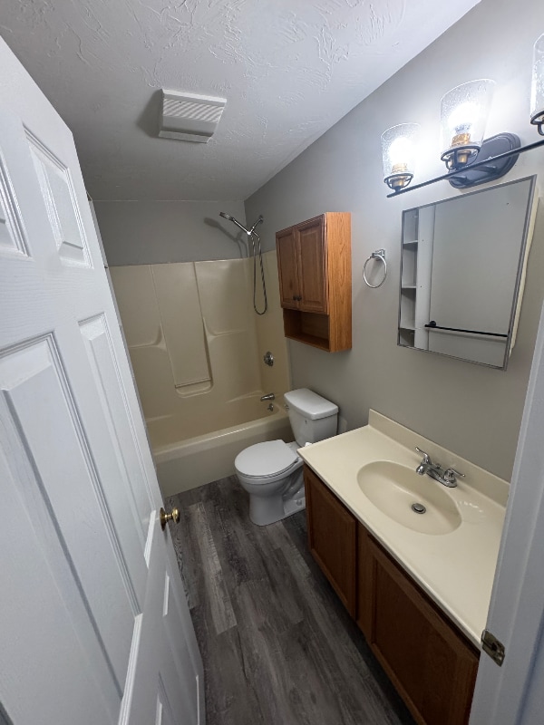 Building Photo - 304 Providence Rd