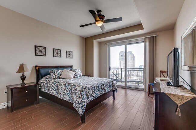 Building Photo - GORGEOUS FURNISHED CONDOMINIUM WITH GREAT ...