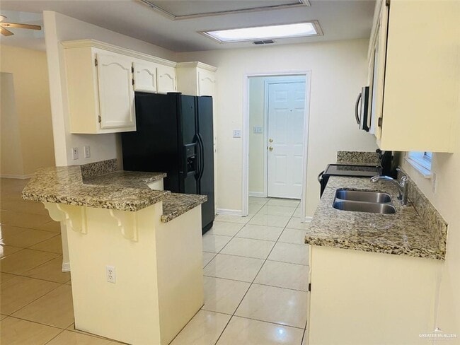 Building Photo - 15 San Gerardo St