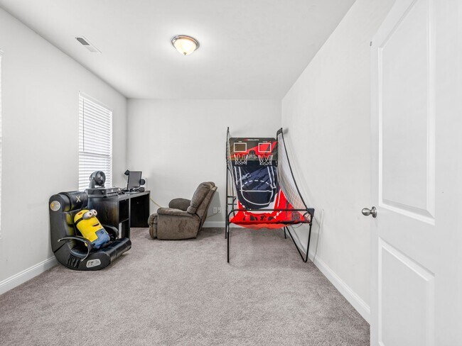 Building Photo - Towne Pointe Community