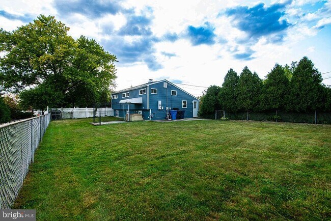 Building Photo - 23 N Sunset Dr