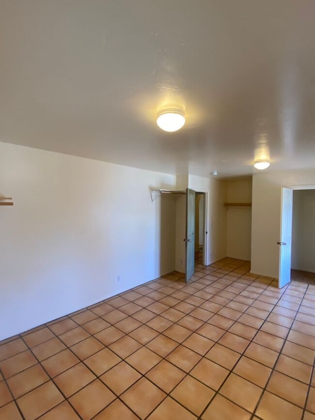 Building Photo - 6636 Del Playa Dr