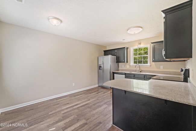 Building Photo - 208 Quarter Horse Ln