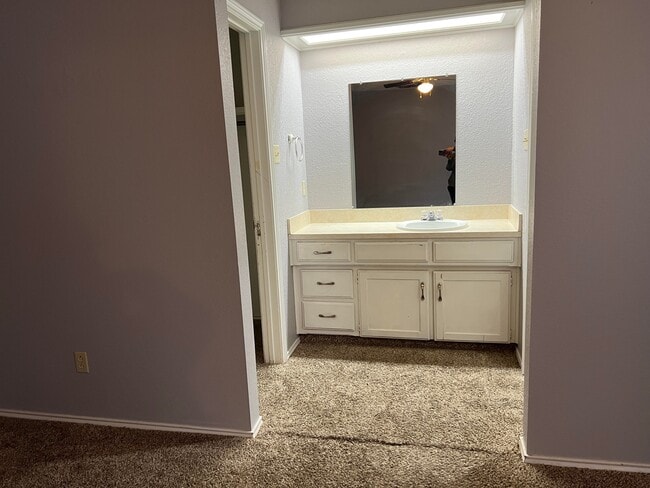 Building Photo - 5406 Duplex - Series C