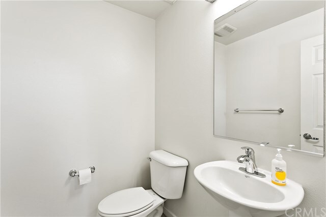Building Photo - 359 E Memory Ln