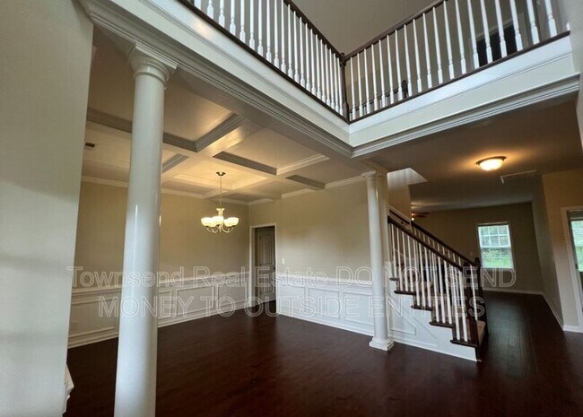 Building Photo - 6426 Burnside Pl