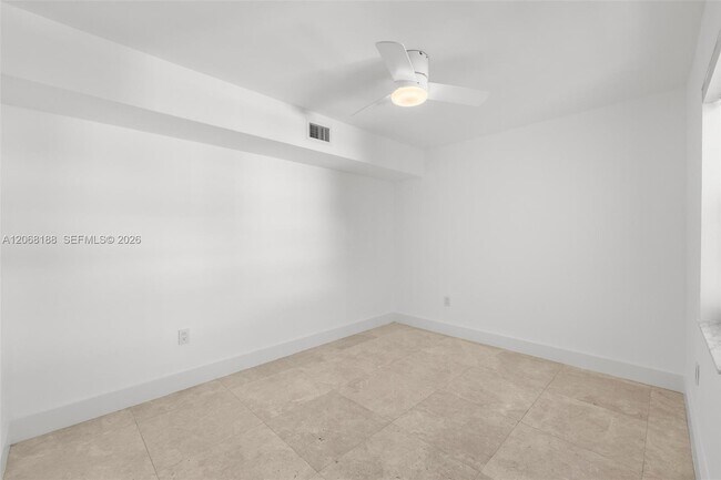 Building Photo - 225 E Enid Dr