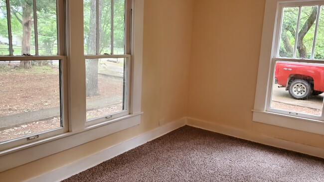 Building Photo - 112 Wall St