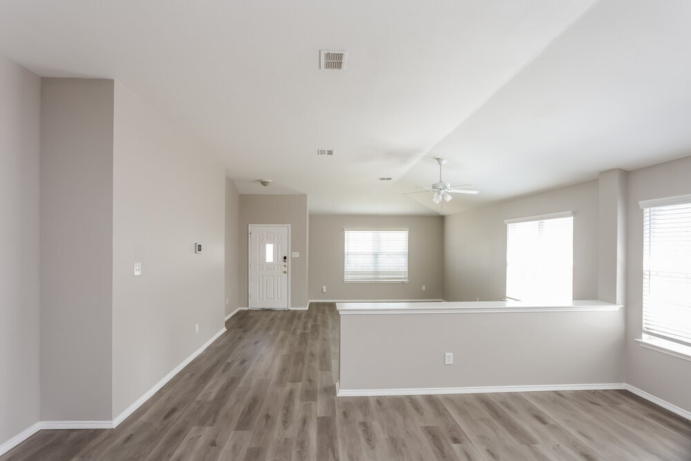 Building Photo - 914 Pryor Dr
