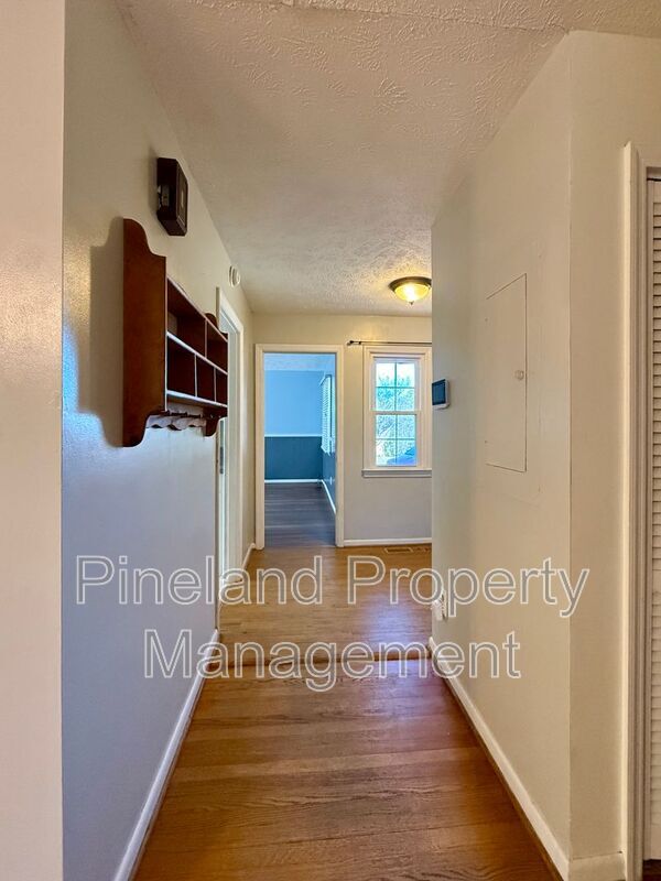 Building Photo - 1521 Paisley Ave