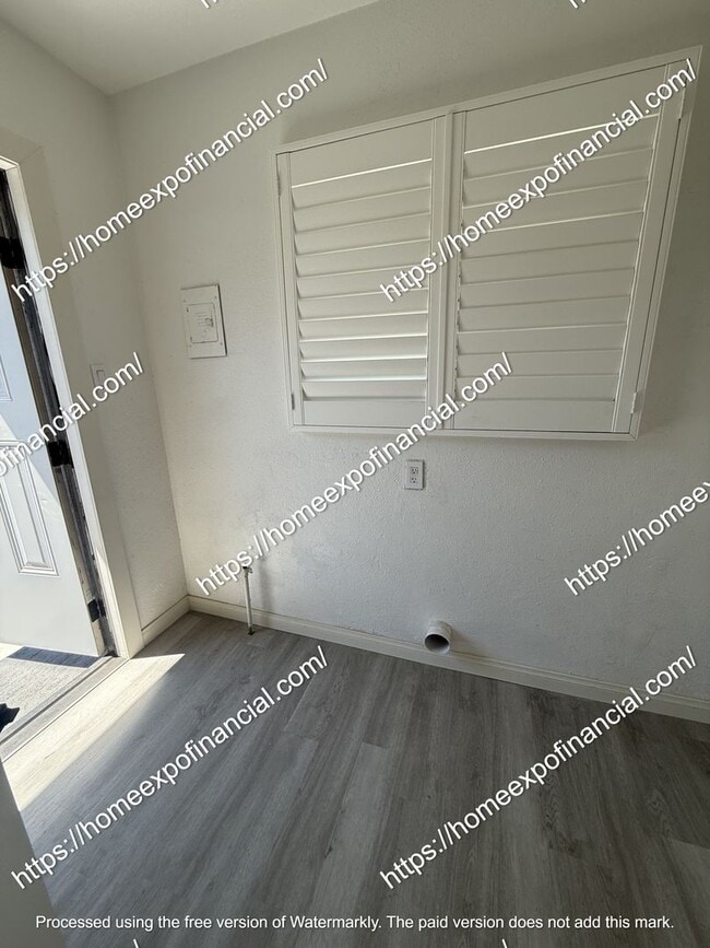 Building Photo - Nice House For Rent