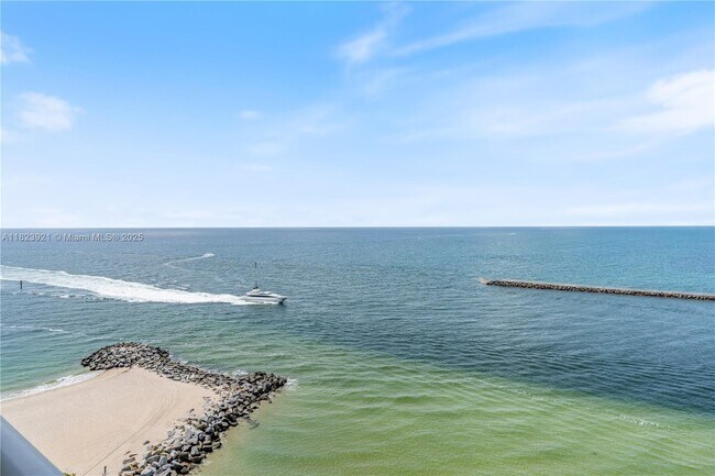 Building Photo - 2200 S Ocean Ln