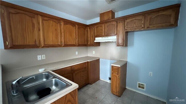 Building Photo - 12 Glasscock Blvd