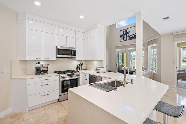Building Photo - 8192 Quail Meadow Trce