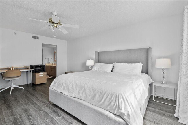Building Photo - 1250 Sugar Sands Blvd