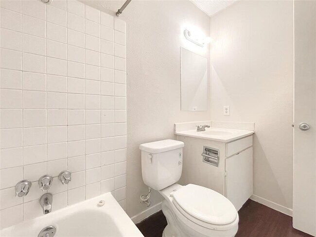 Building Photo - 3431 N Hills Dr