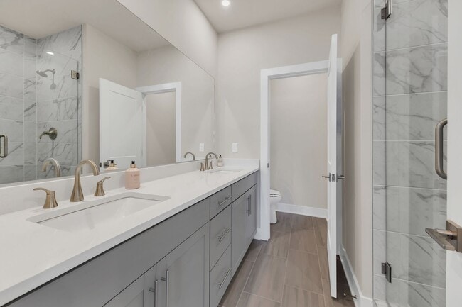 Building Photo - Modern 3 Bed, 3.5 Bath Townhome in The Nat...
