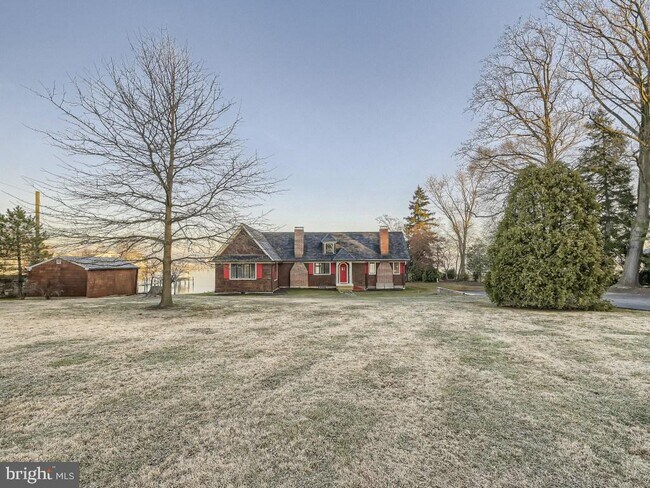 Building Photo - 2100 Rosalie Ave