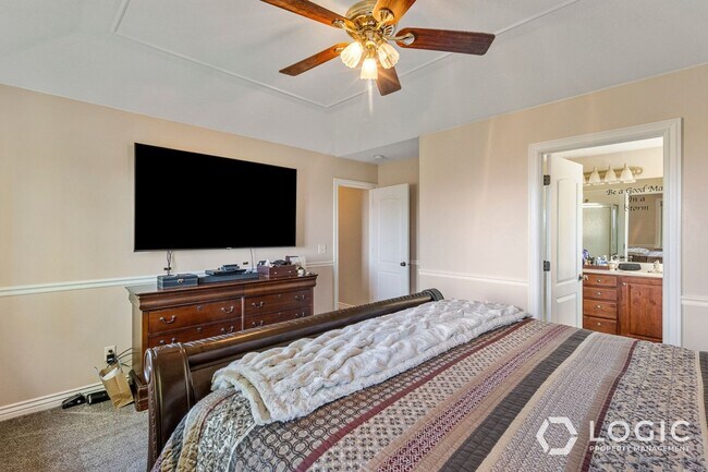 Building Photo - 9223 Silver Lake Dr