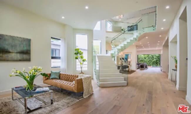 Building Photo - 748 N Detroit St