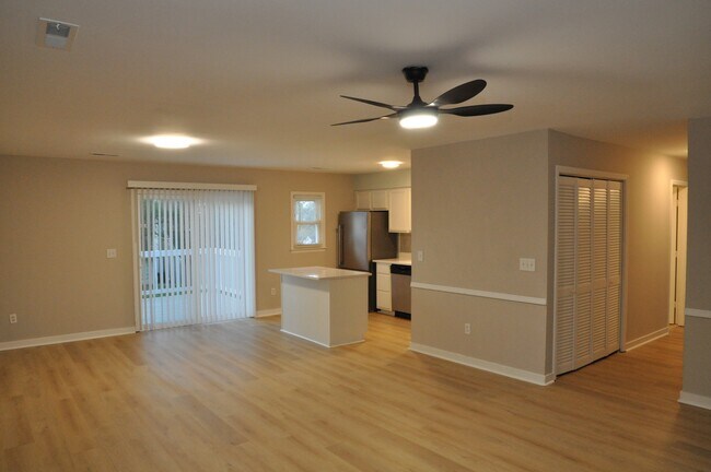 Building Photo - 1707 Water St