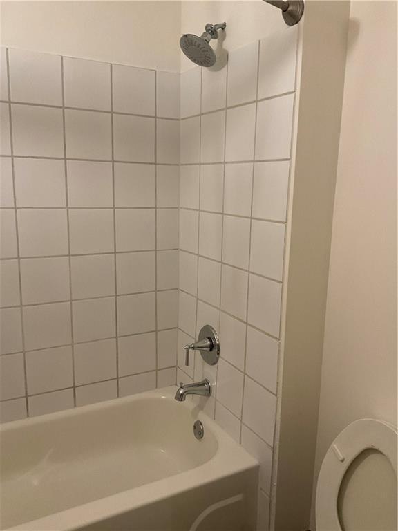 Building Photo - 881 Memorial Dr SE