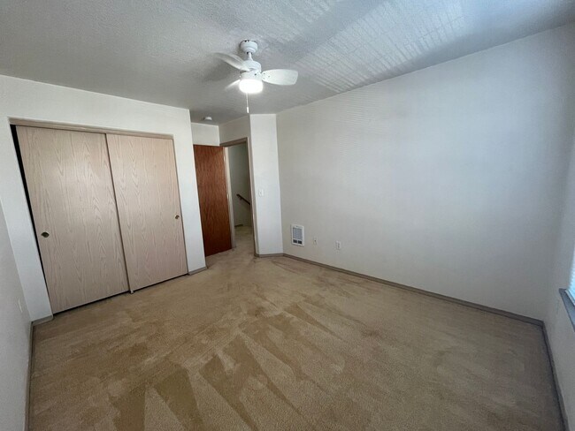 Building Photo - 8532 NE Knott St
