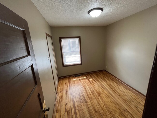 Building Photo - Single Family Home located south of Como P...
