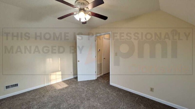Building Photo - 3388 Oak Park Dr