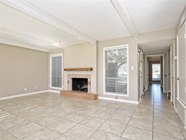 Building Photo - 100 Lido Cir