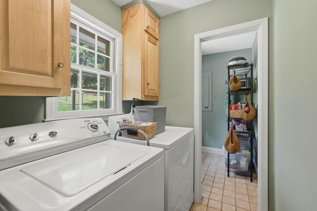 Building Photo - 1338 Northwood Cir NE
