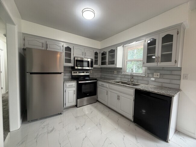Building Photo - 1208 S Mayview Ave