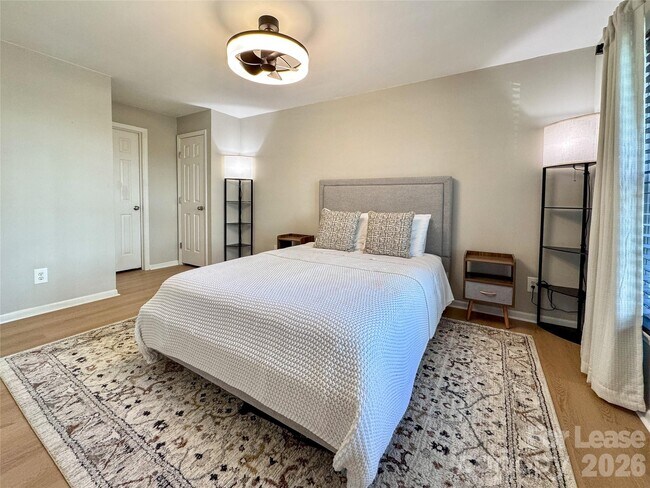 Building Photo - 19901 Henderson Rd