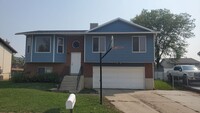 Building Photo - 3 BEDROOM HOME IN ROY!