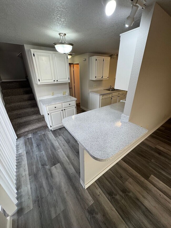 Building Photo - CL2622-2624