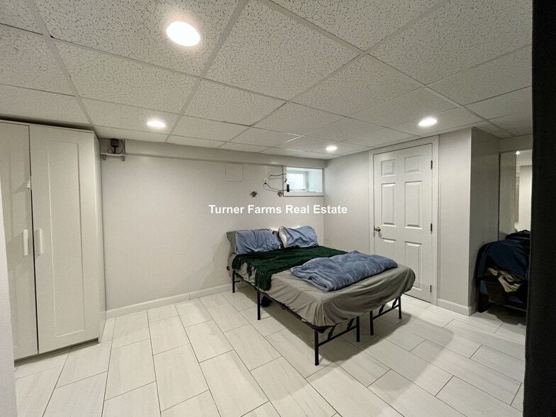 Building Photo - 77 Fairfax St