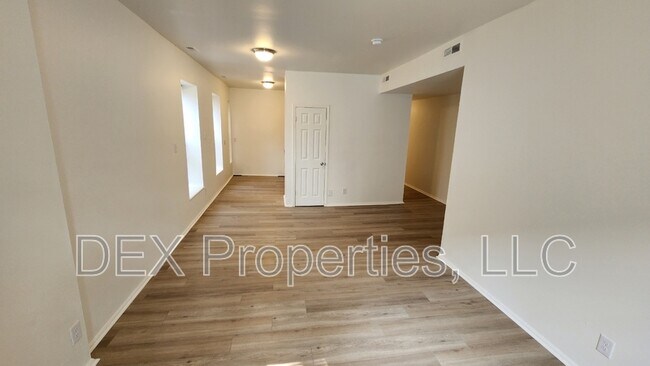 Building Photo - 1320 Academy Ave