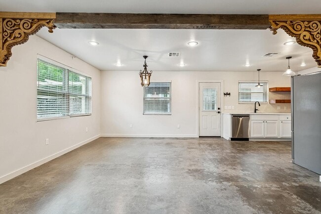 Building Photo - 426 Lafitte St