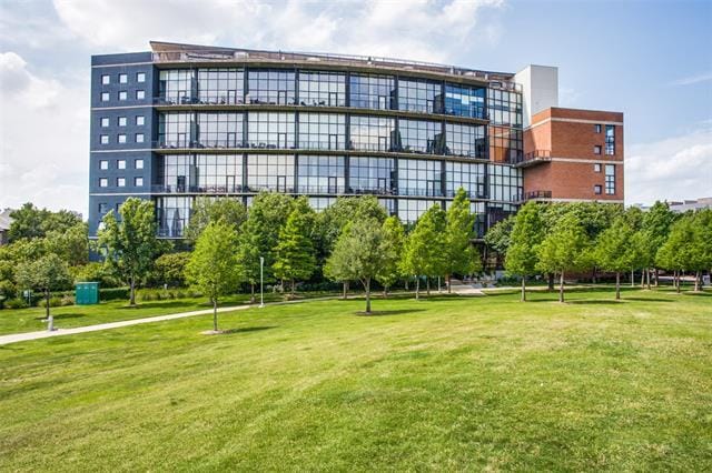 Building Photo - 3110 Thomas Ave