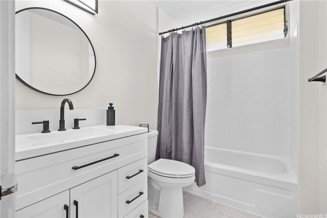 Building Photo - Spacious Studio in Makiki Plaza Available now!